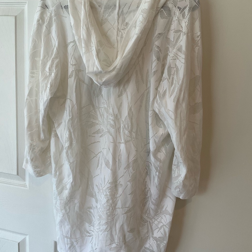 Chic White Leaf Pattern Women's Tunic - image 5